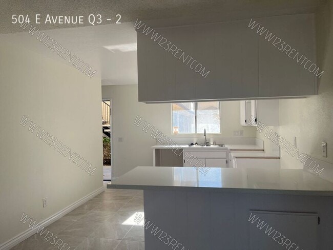 Photo - 504 E Ave Q3 Unit 2