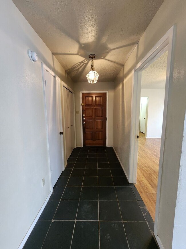 Photo - Spacious 3 Bedroom Duplex In Meadowbrook