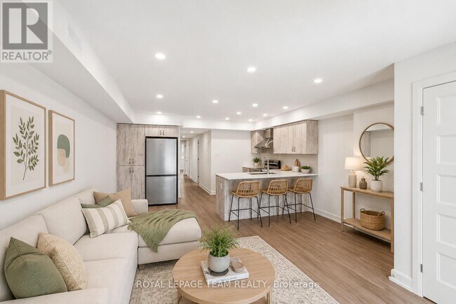 Photo - 998 Hollington St Unit Main