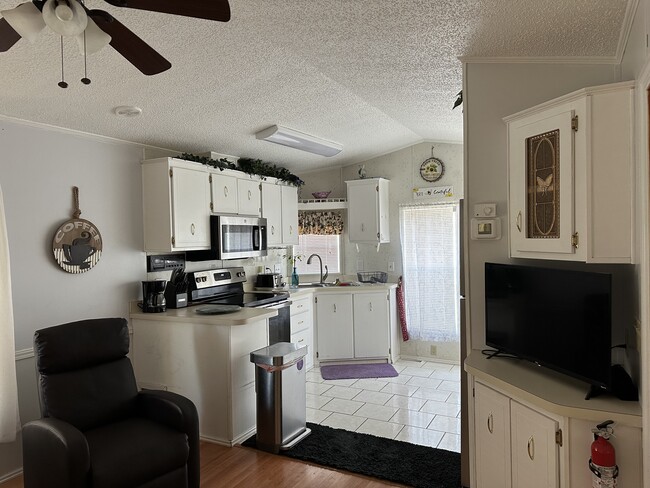 Photo - 37612 Wallington Dr