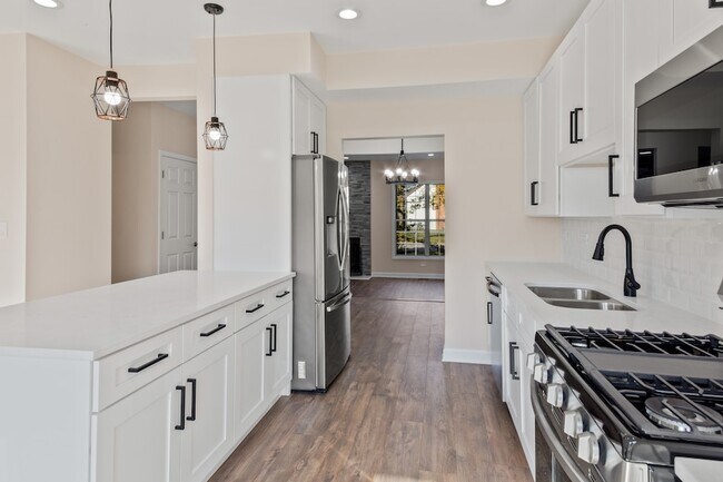 Photo - 546 W Parkside Dr