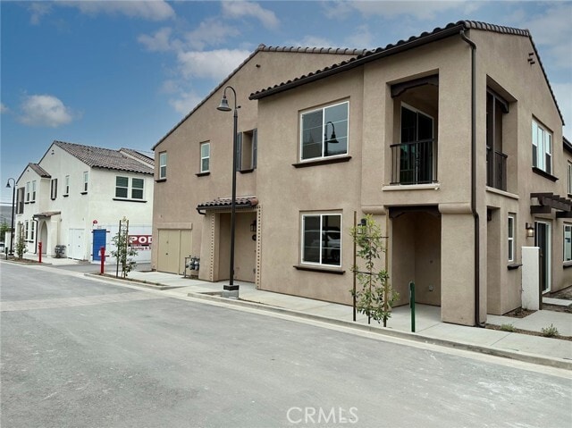 Building Photo - 2326 Village Ct