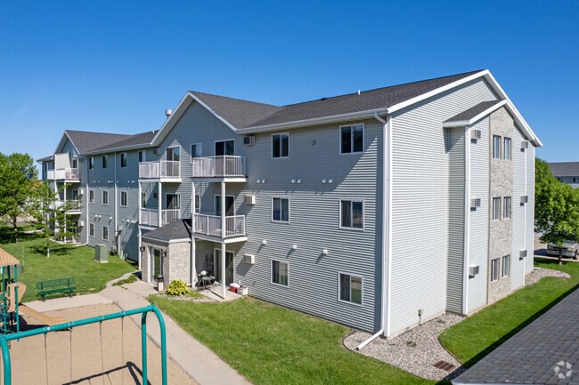 Building Photo - Greenbrier Apartments