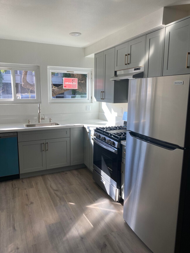 Toluca Tropics Apartments Toluca Lake, CA