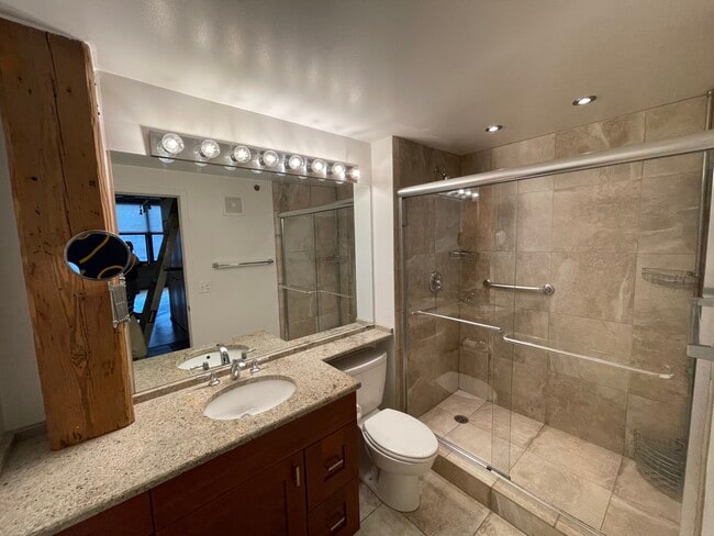 Bathroom - 226 N Clinton St Unit 608