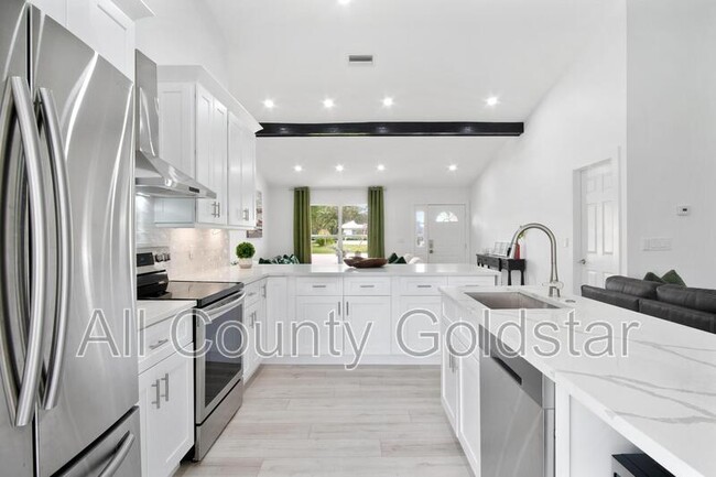 Photo - 1719 Camelia Ln House