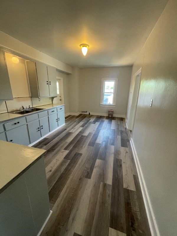 Photo - 10549 Main St