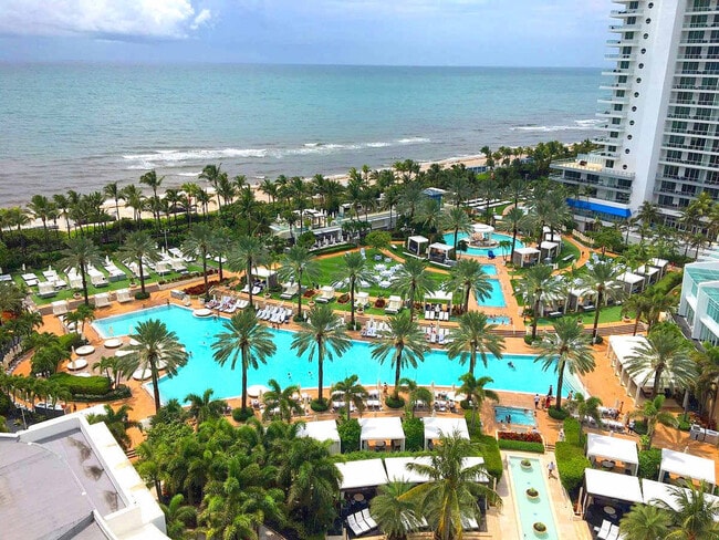 Photo - 4441 Collins Ave Unidad FL9-ID1022581P