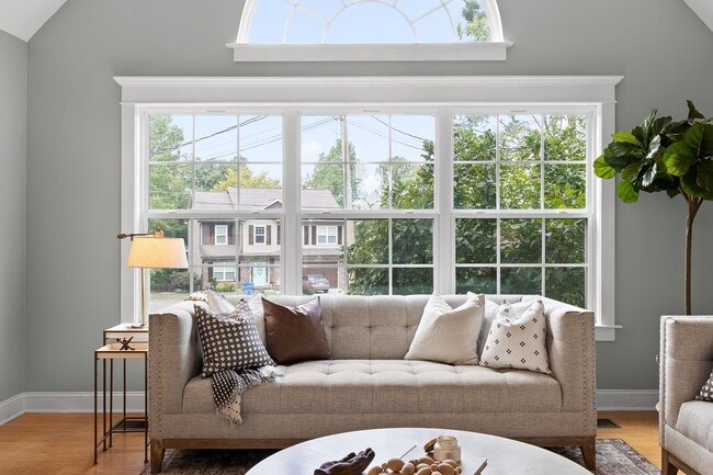 Photo - 4 bedroom 2.5 bath house with lawncare, in...