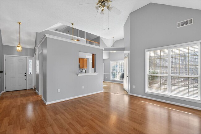 Photo - 345 Freeman Dr