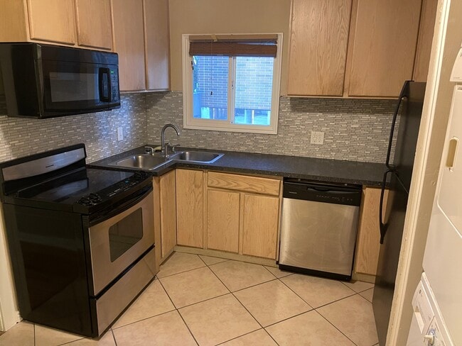 Photo - 4176 Highland Dr