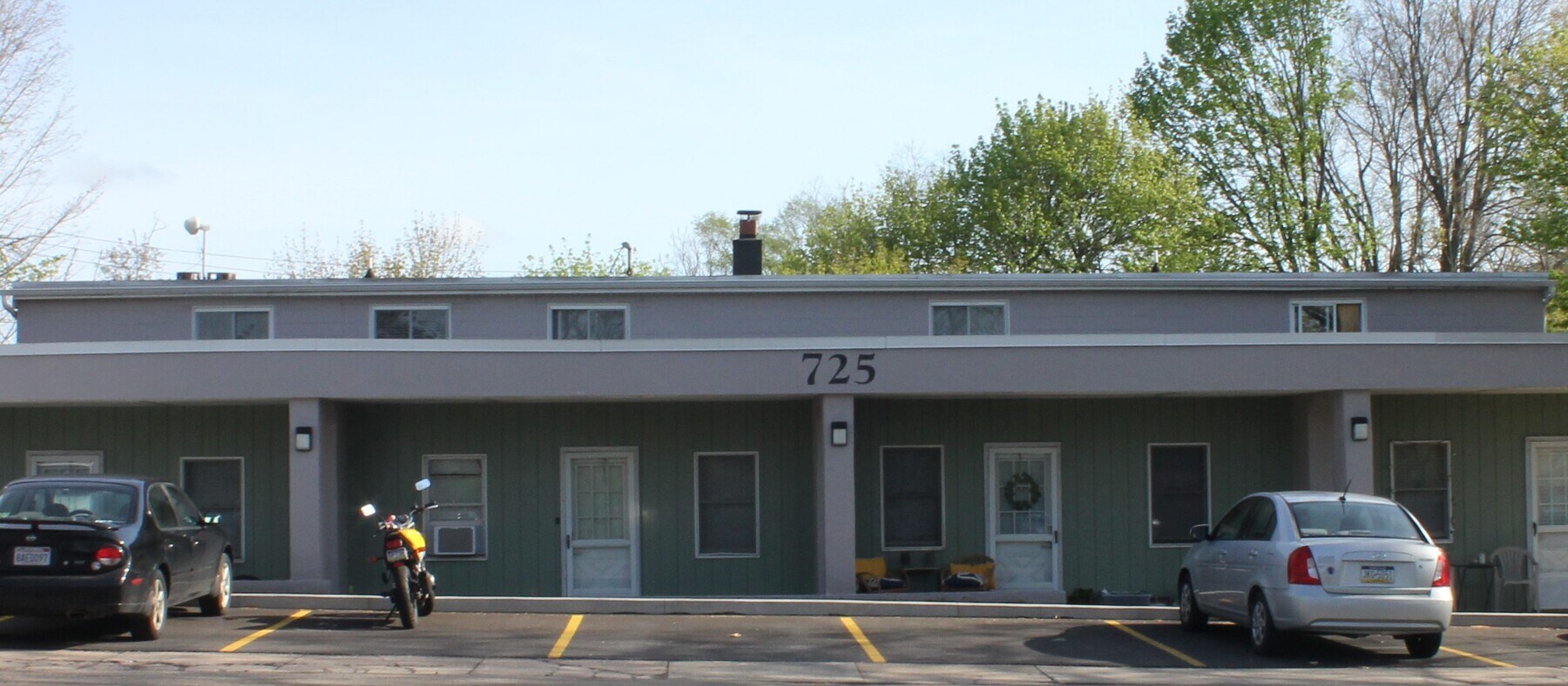 Photo - 725 S Atherton St Apartments