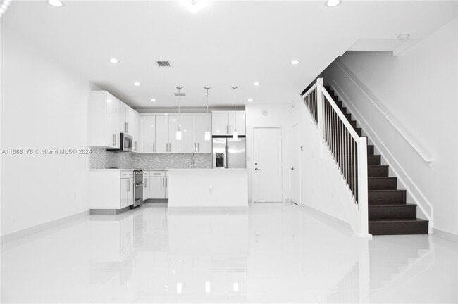 Photo - 2630 NE 213th St