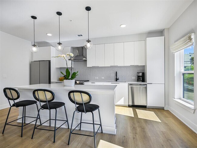 Photo - 2500 Longview St Unit 223