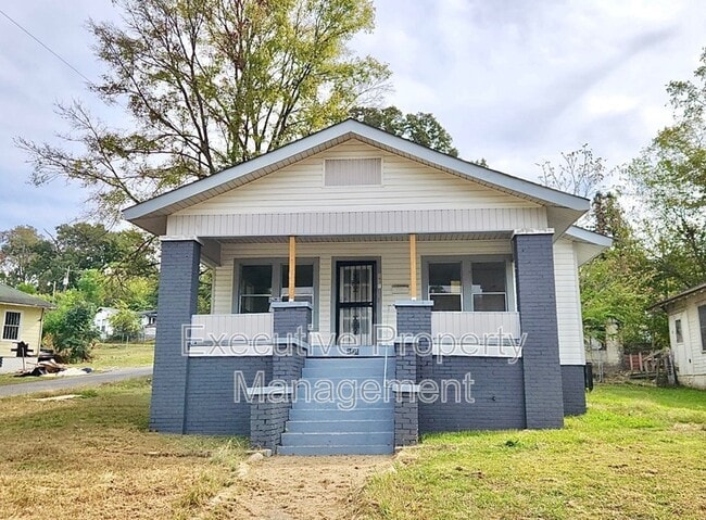 Building Photo - 1521 27th St W