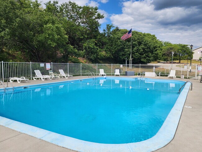 Summit Lake Apartments and Townhomes