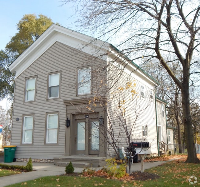 Building Photo - 219 S Main St Rental