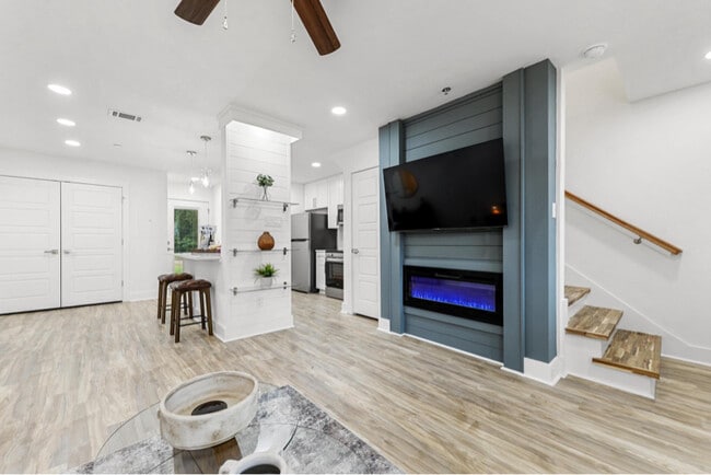 Photo - 1000 Middle Ln