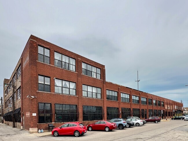 Building Photo - 3134 W Carroll Ave Unit K05J Rental