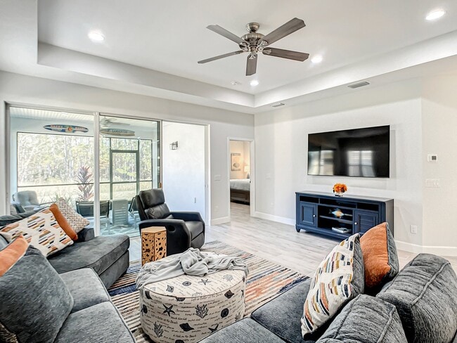 Photo - 875 Coral Reef Way