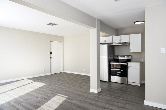 Photo - 2012 Maywood St