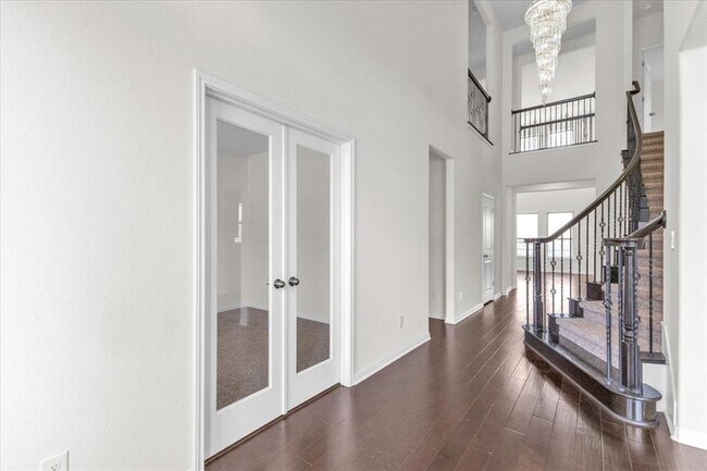 Photo - 2513 Cappelle Way