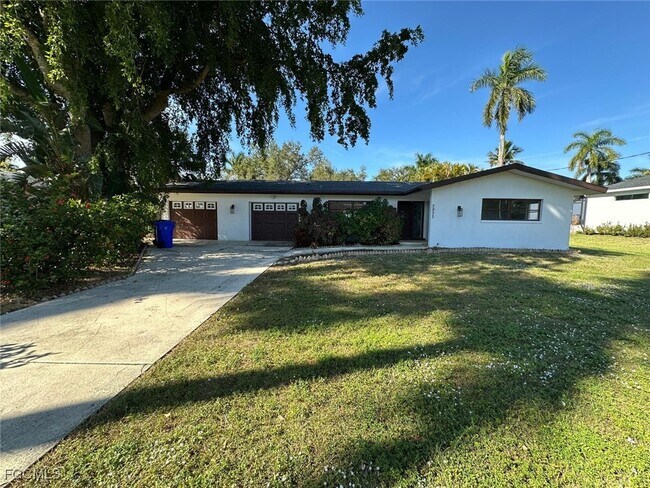 Building Photo - 3933 E River Dr