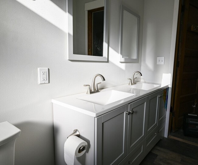 Photo - 405-407 W Main St - Duplex Unit 405