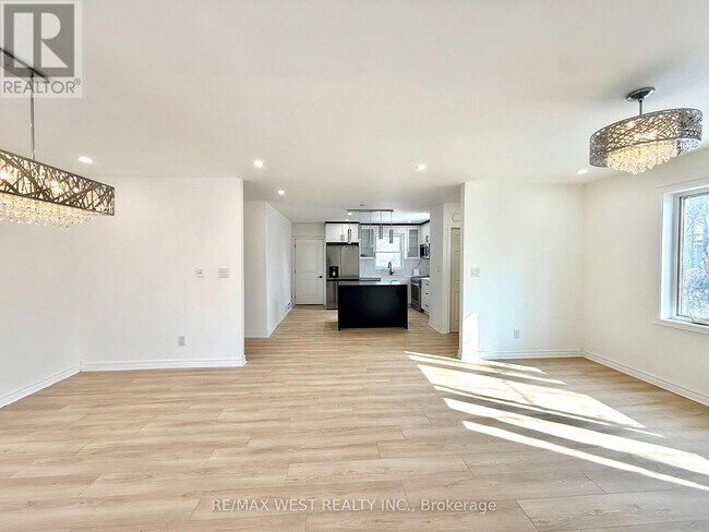 Photo - 34 Touraine Ave