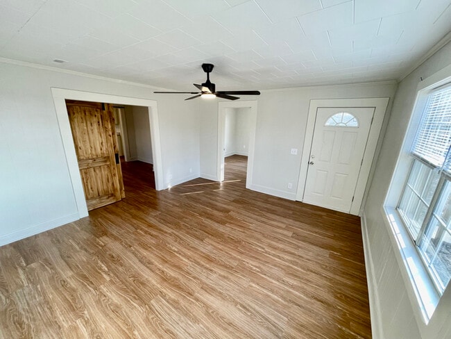 1601 Levee Rd