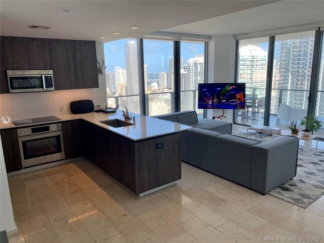 Photo - 88 SW 7th St