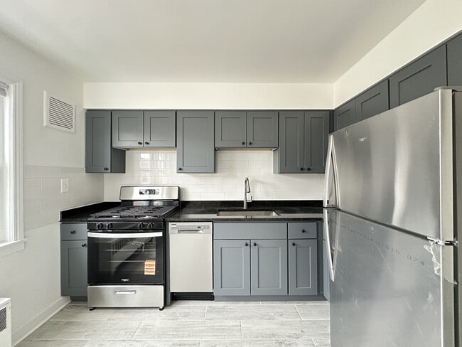 Photo - 6721 N California Ave Unit E3