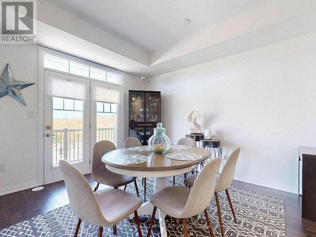 Photo - 19 Central Mkt Dr