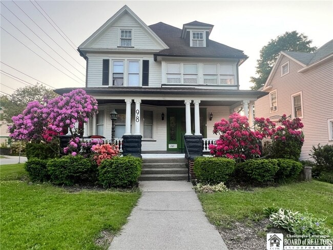 Building Photo - 98 Forest Ave