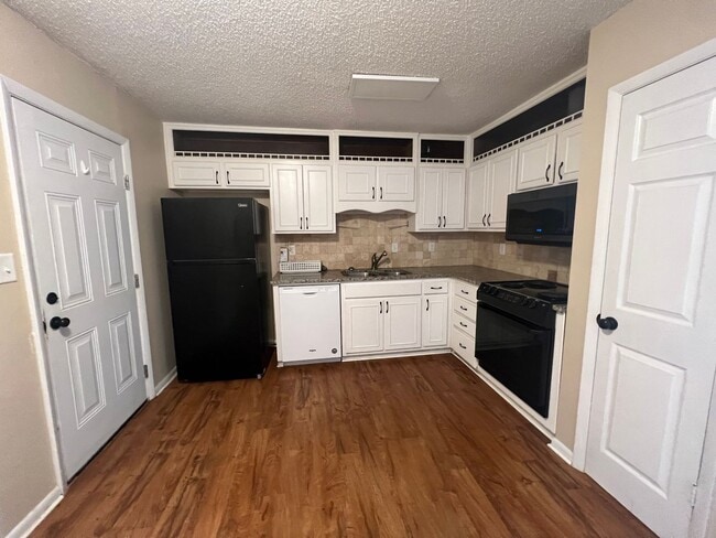 Photo - 13847 Mariellen Rd