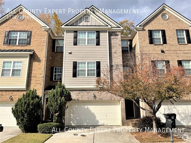 Building Photo - Spacious 4 Bed 3.5 Bath Townhome