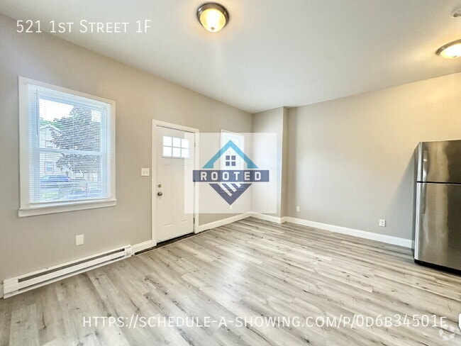 Building Photo - 521 1st St Rental