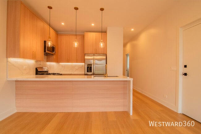 Photo - 2042 W Washington Blvd Apartment Unit #2W