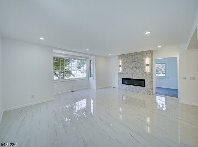 217 Heywood Ave