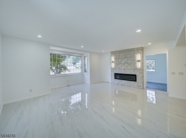 Photo - 217 Heywood Ave
