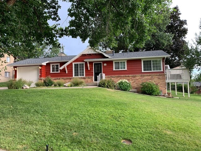 Photo - Wonderful 5 Bed, 2.5 Bath Home in Centerville!