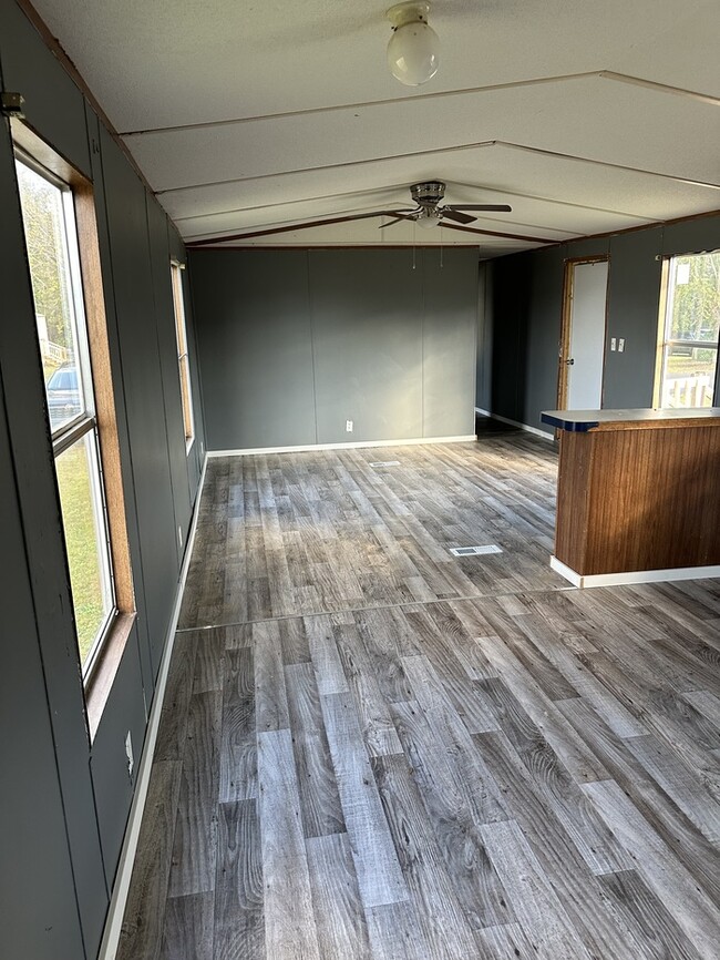 3 bed 2 bath Mobile Home - 3 bed 2 bath Mobile Home