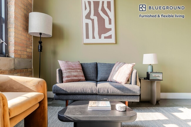 Photo - 2061 N Southport Ave Unidad FL4-ID1278