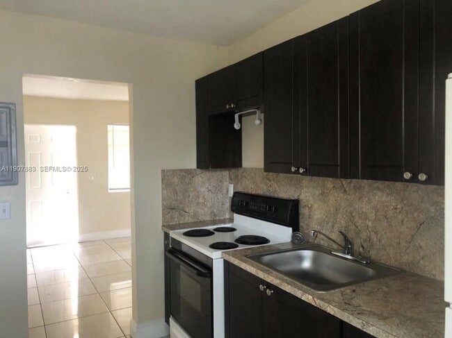 Photo - 1940 Washington Ave Unit 15