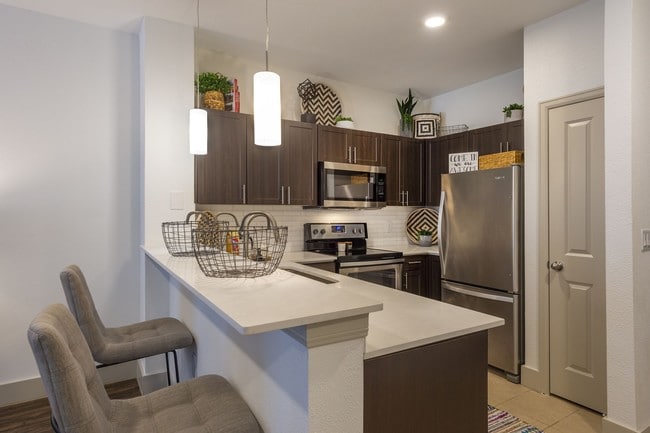 Photo - 2222 Smith Street