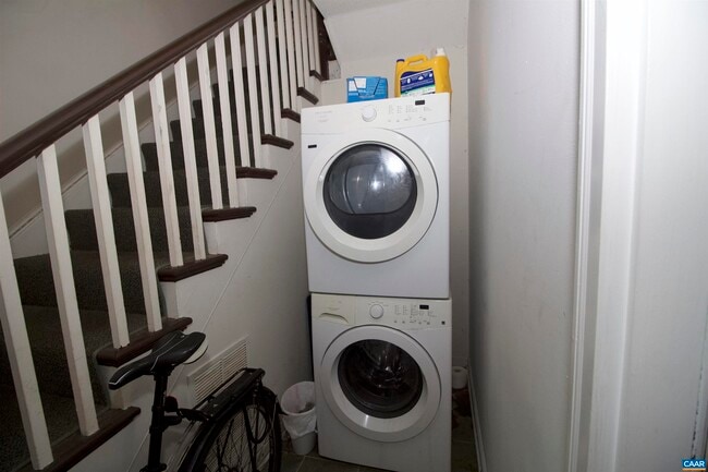Photo - 110 7th St NW