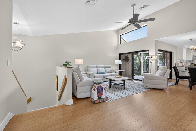 Photo - 16941 Waterbend Dr Unidad 252