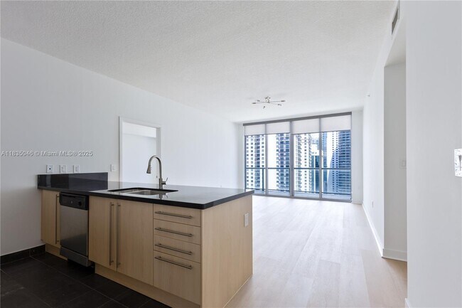 Photo - 1111 SW 1st Ave Unidad 2822-N