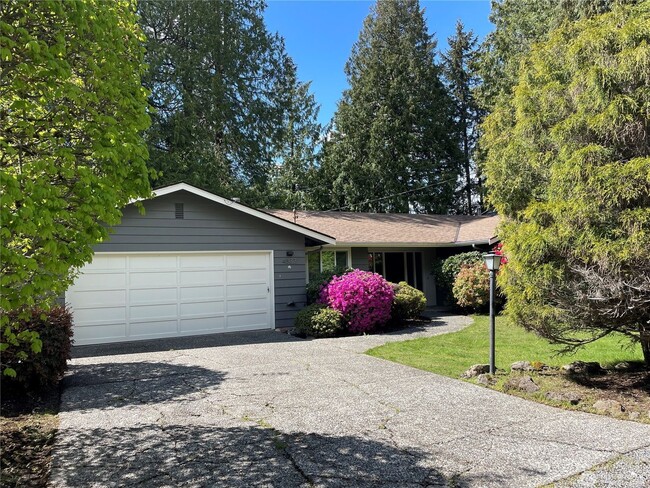 Building Photo - 3Bd/2.5Ba Mercer Island House