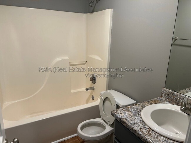 Photo - 836 Lane St
